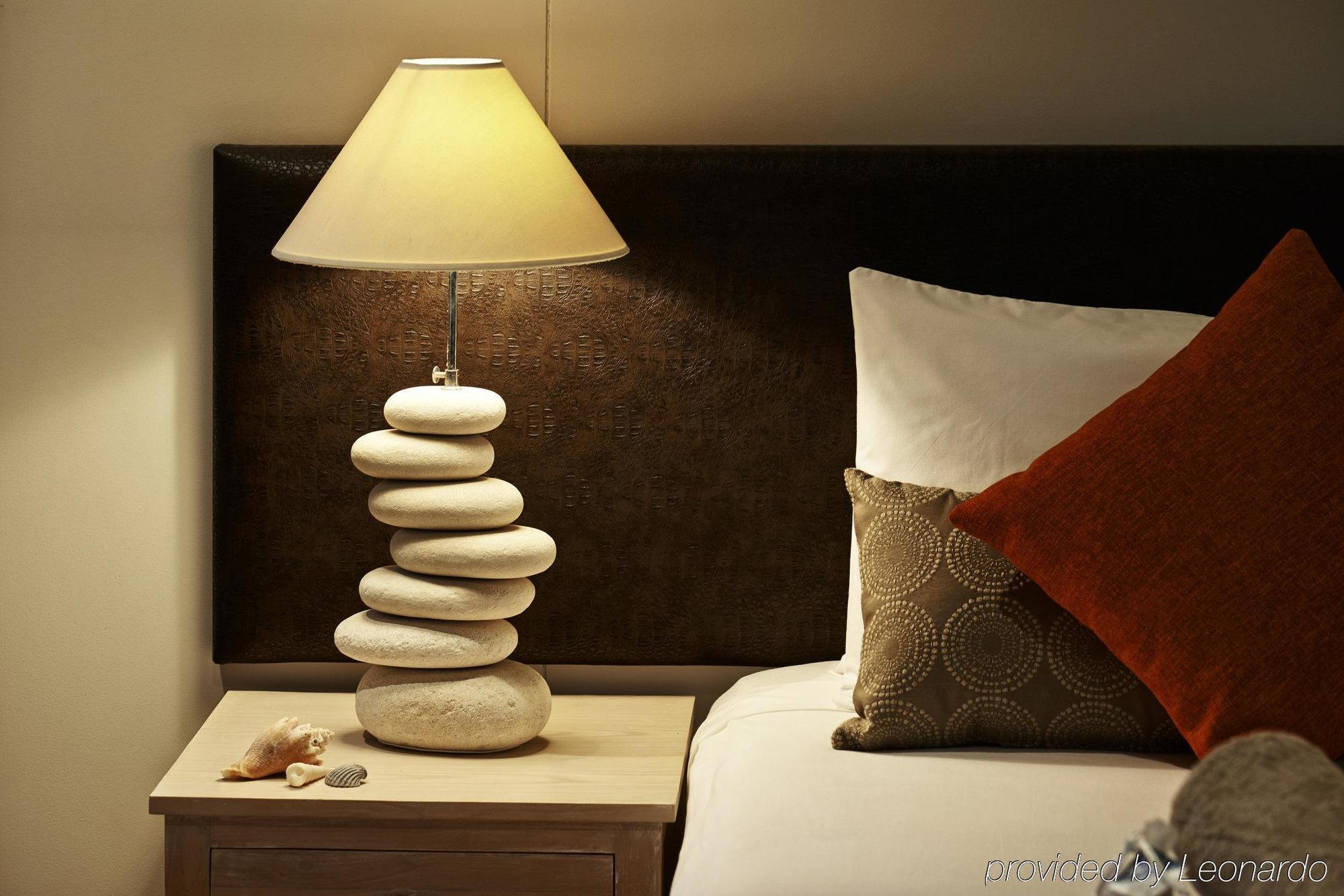 Berkeley River Lodge Екстериор снимка