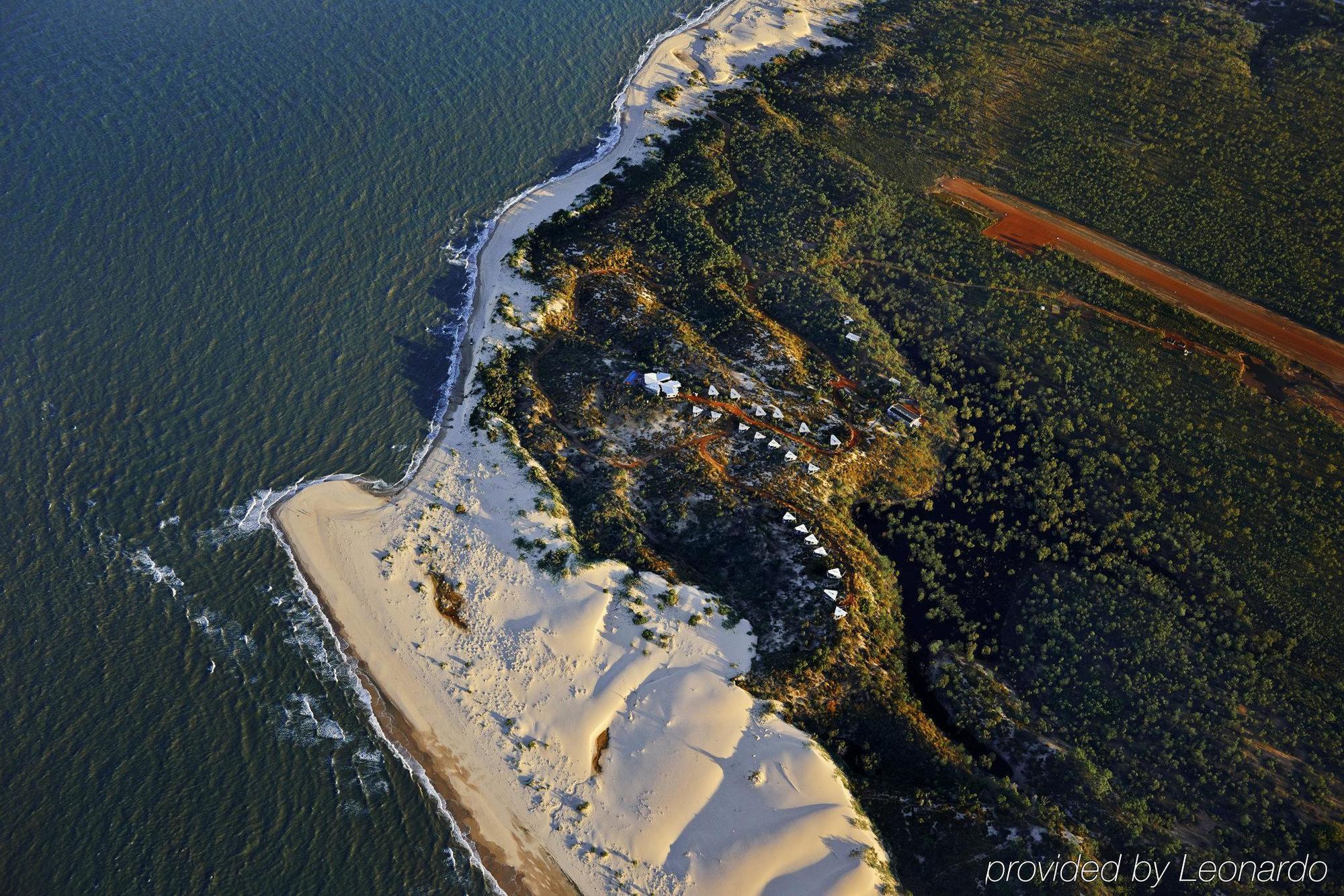 Berkeley River Lodge Екстериор снимка