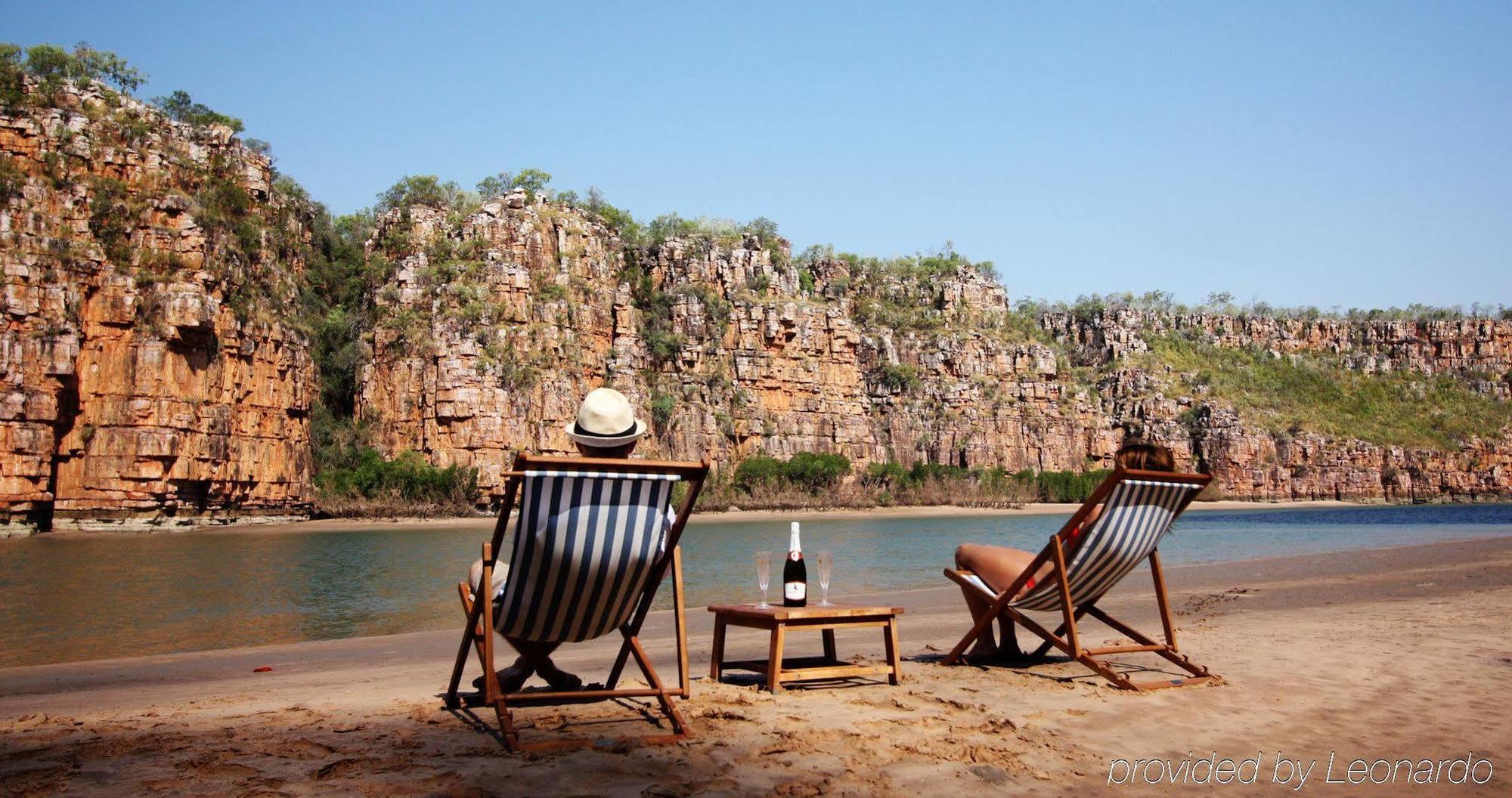 Berkeley River Lodge Екстериор снимка