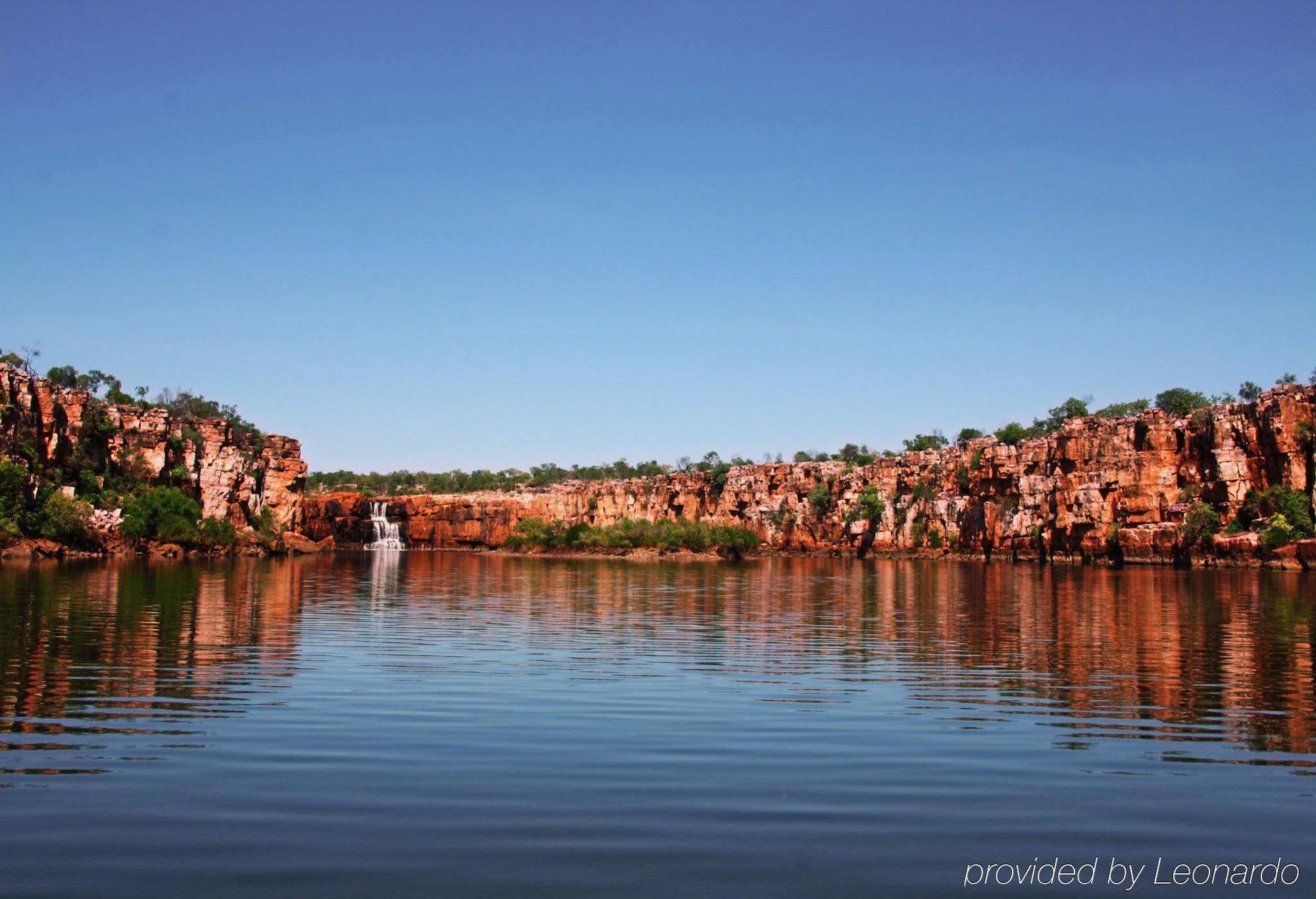 Berkeley River Lodge Екстериор снимка